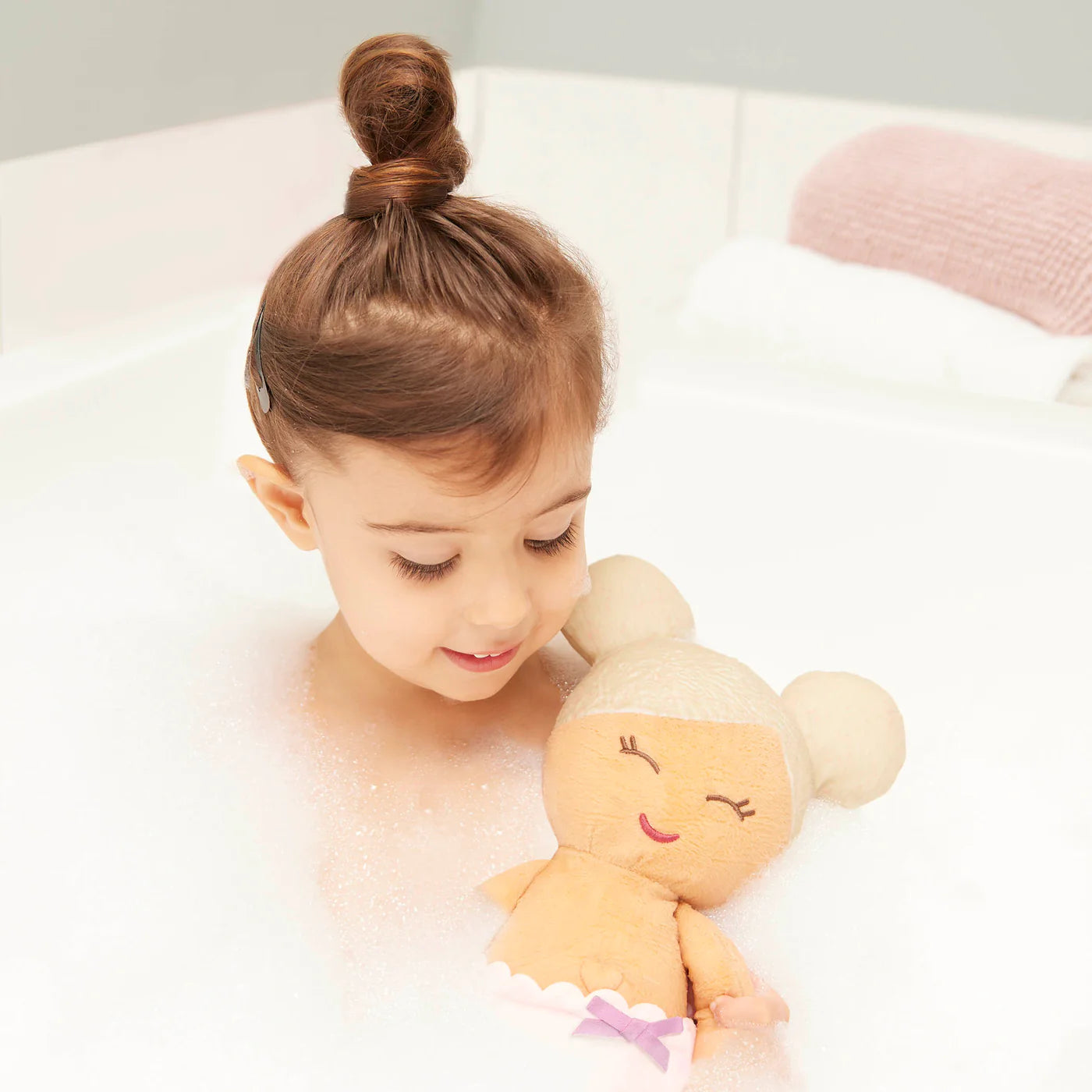 Lullababy Badpop meisje met accessoires - blond haar (PRE-ORDER EIND JUNI)