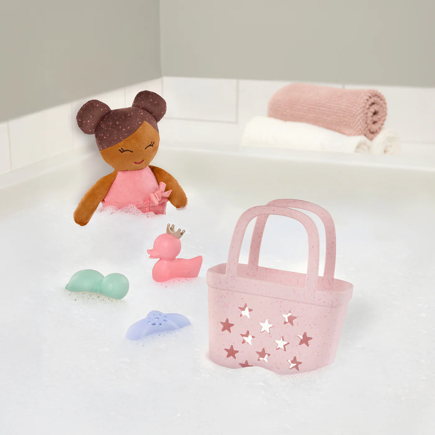 Lullababy Badpop meisje met roze mandje en accessoires - donker haar (PRE-ORDER EIND JUNI)