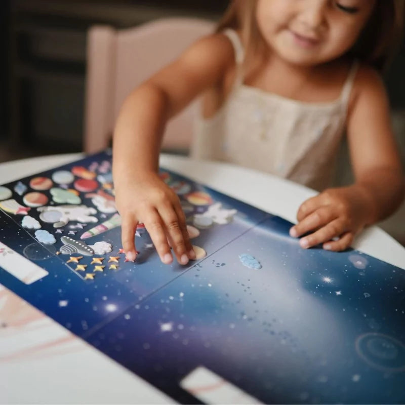 Mushie herbruikbaar stickerboek - ruimte