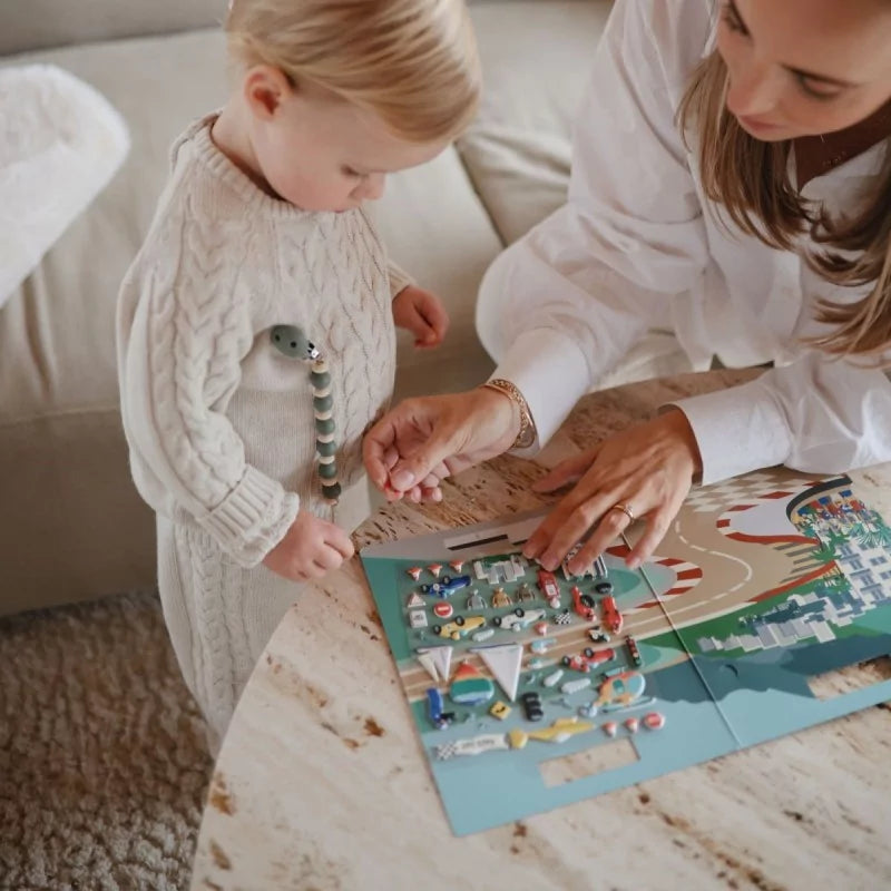 Mushie herbruikbaar stickerboek - raceauto's