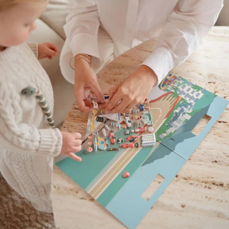 Mushie herbruikbaar stickerboek - raceauto's