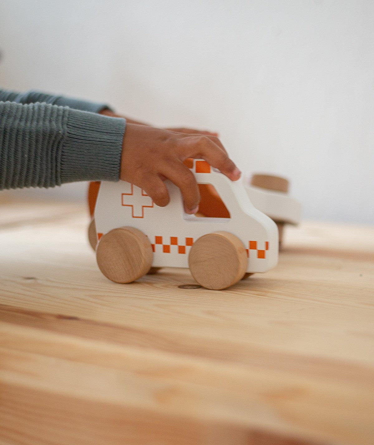 Houten ambulance | Tryco